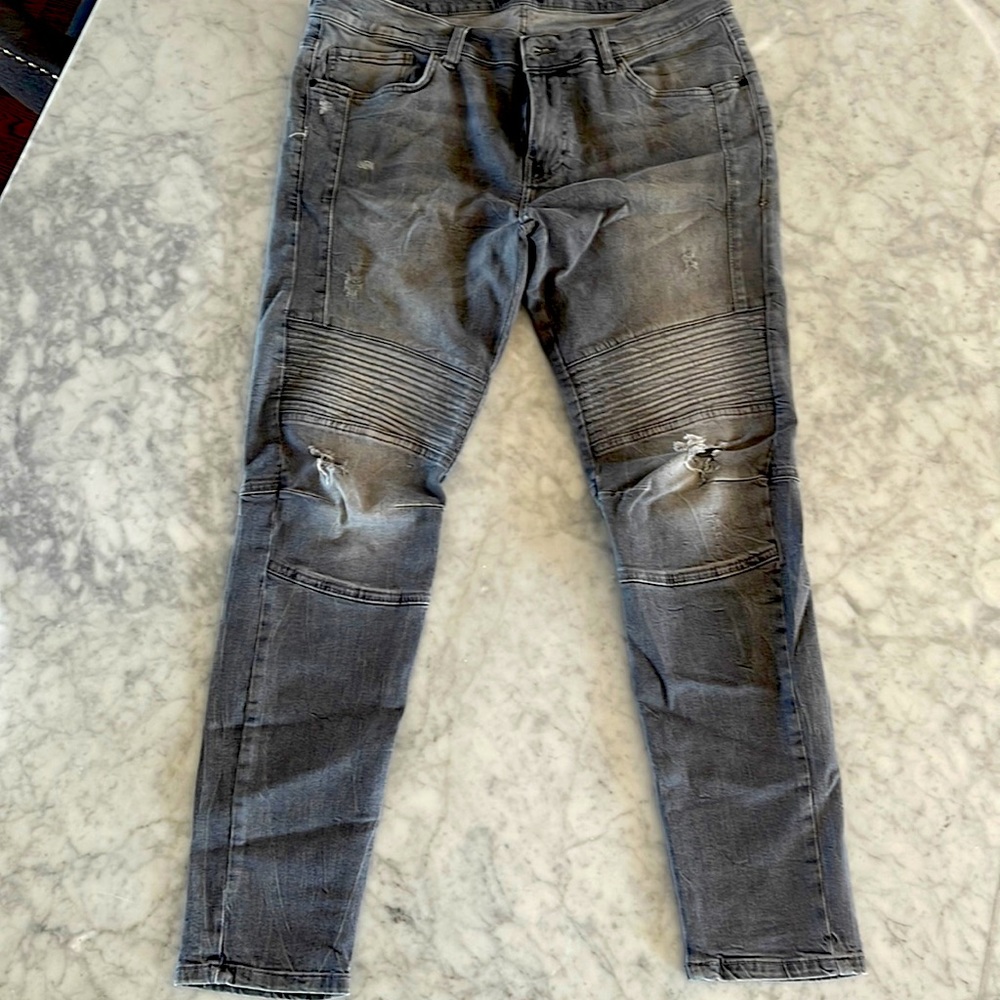 Mens 5 pocket skinny fit biker jeans.